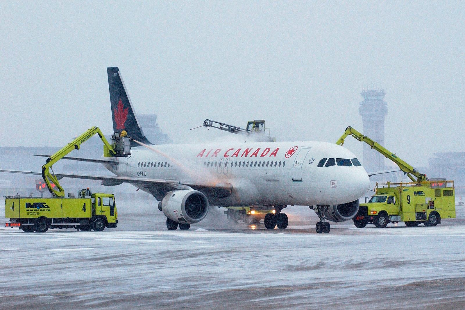 Flying With Skis: Bags, Fees and Getting to the Mountain